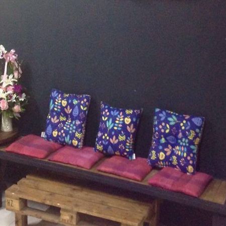 Cham Cha Hostel Chiang Mai Buitenkant foto
