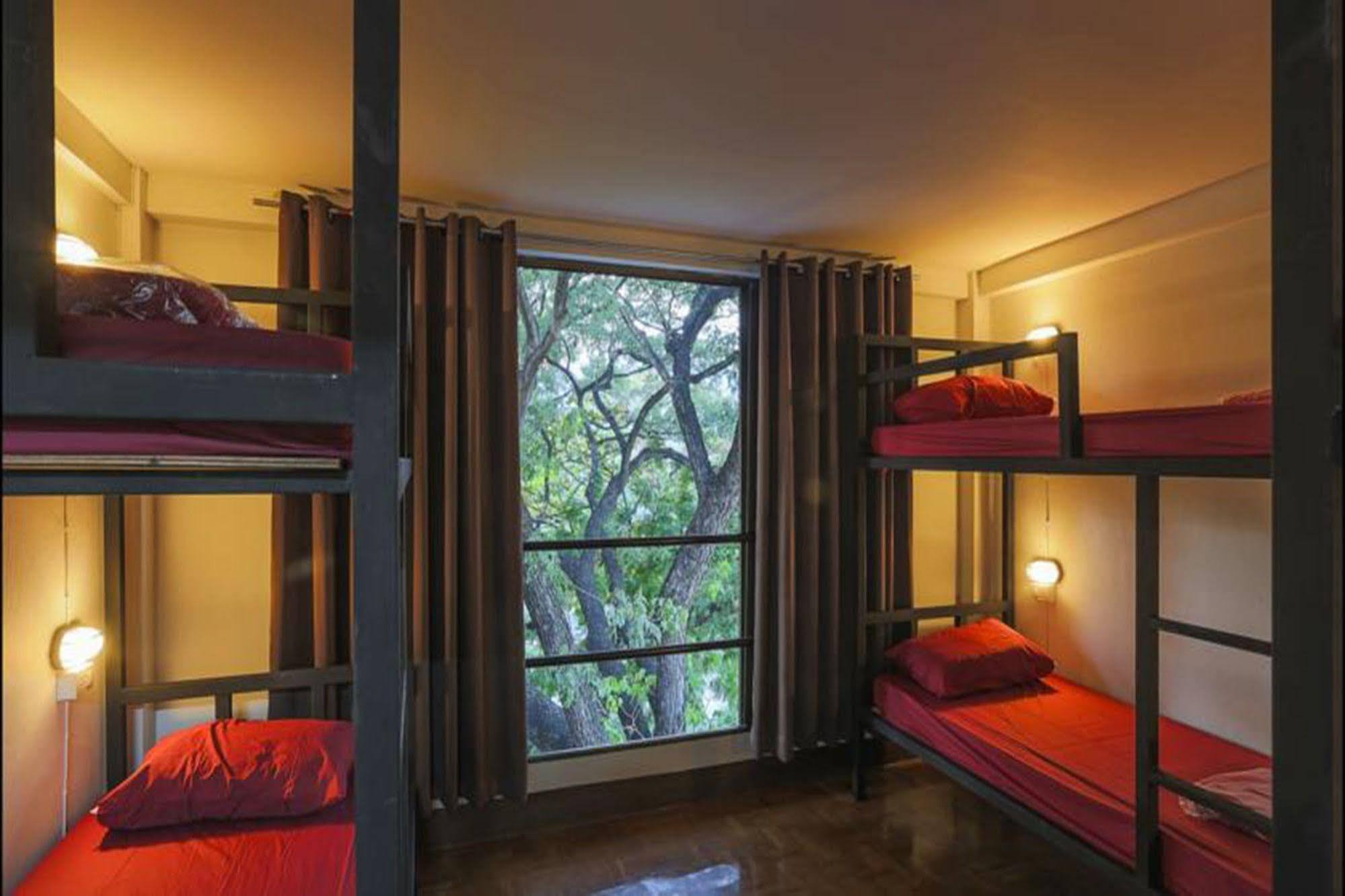 Cham Cha Hostel Chiang Mai Buitenkant foto