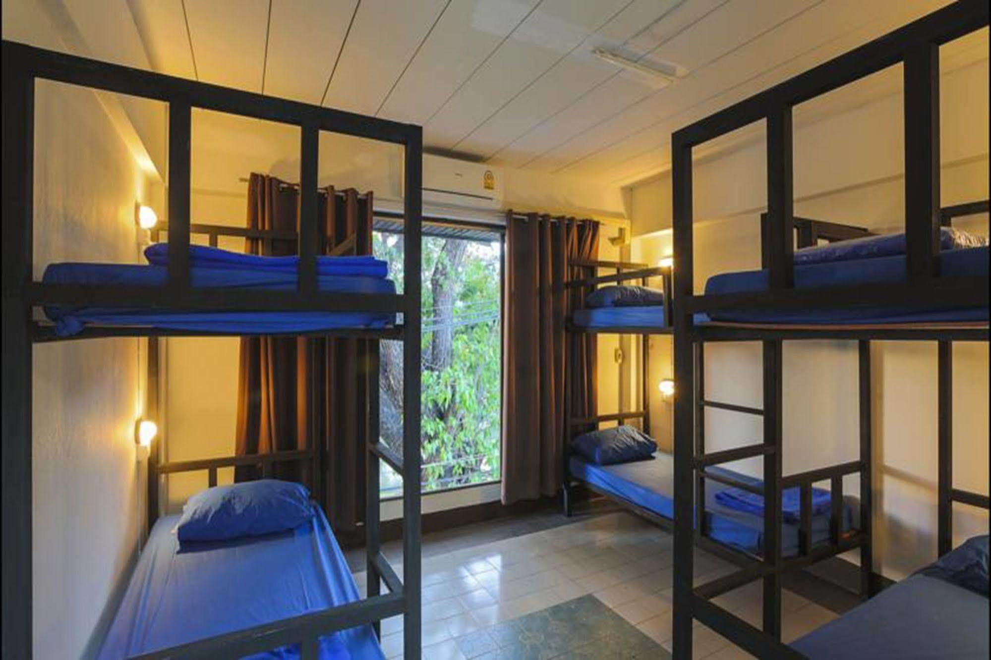 Cham Cha Hostel Chiang Mai Buitenkant foto