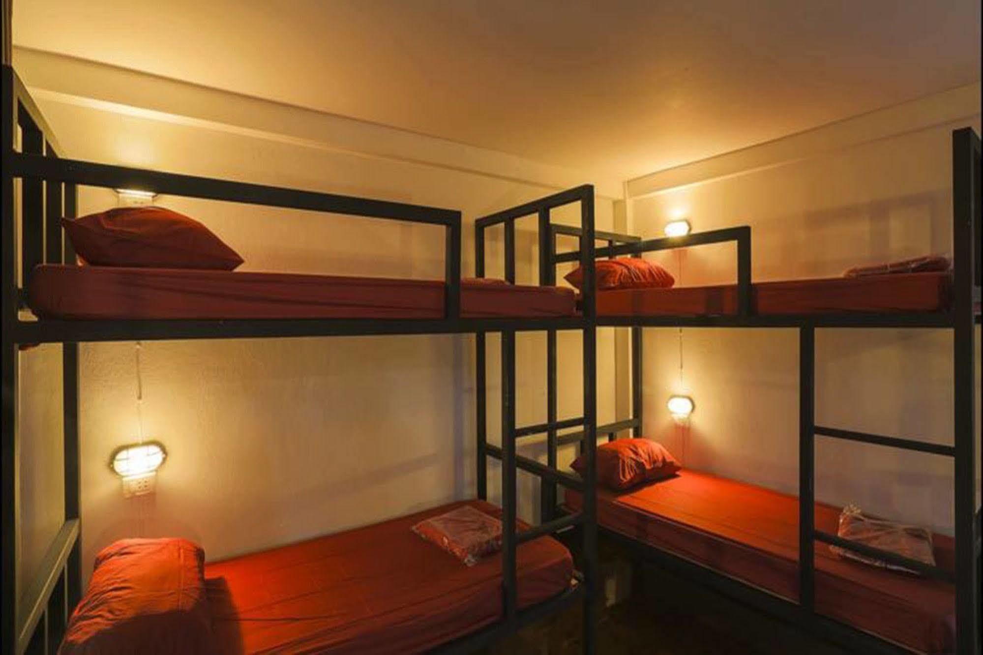 Cham Cha Hostel Chiang Mai Buitenkant foto